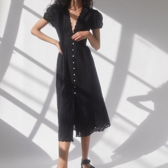 Elegant Black Lace Midi Dress - Picture 1 of 9